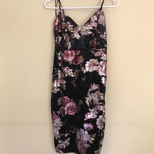 NWT GUESS body on dress